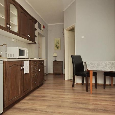 Hotel Gyula Panzio Extérieur photo