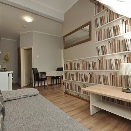 Hotel Gyula Panzio Extérieur photo