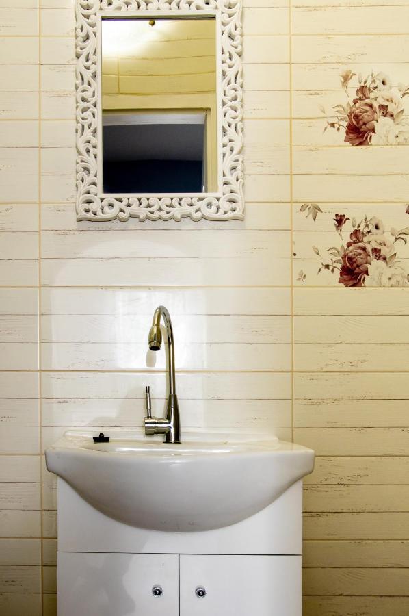 Hotel Gyula Panzio Extérieur photo