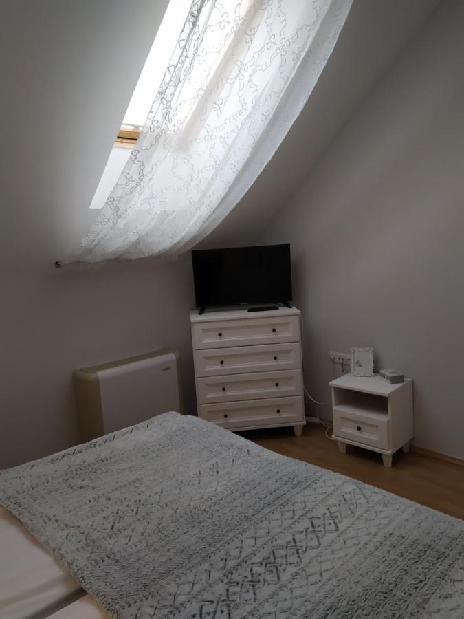 Hotel Gyula Panzio Extérieur photo