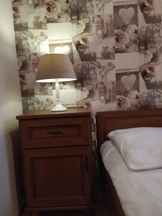 Hotel Gyula Panzio Extérieur photo