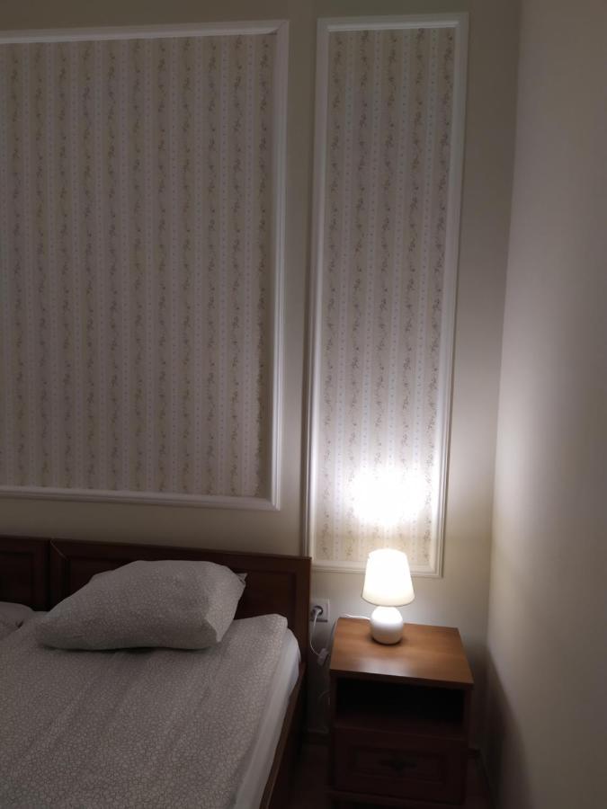 Hotel Gyula Panzio Extérieur photo